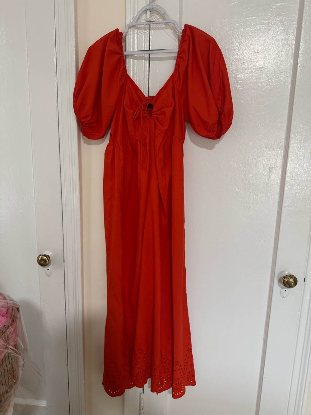 Elegant Red Puff-Sleeve Maxi Dress with Eyelet Hem